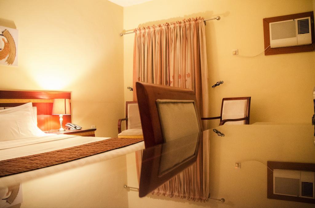 Hotel Rosebud Abuja Esterno foto